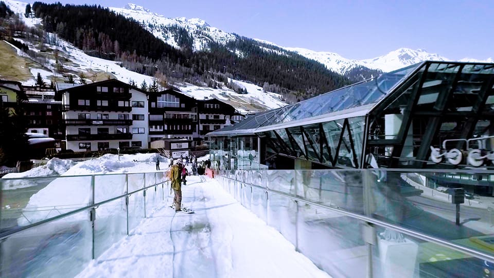 Rendelbahn valley station.