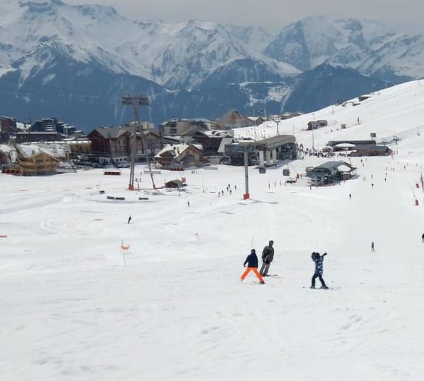 Alpe D'Huez - Ski Resorts Video