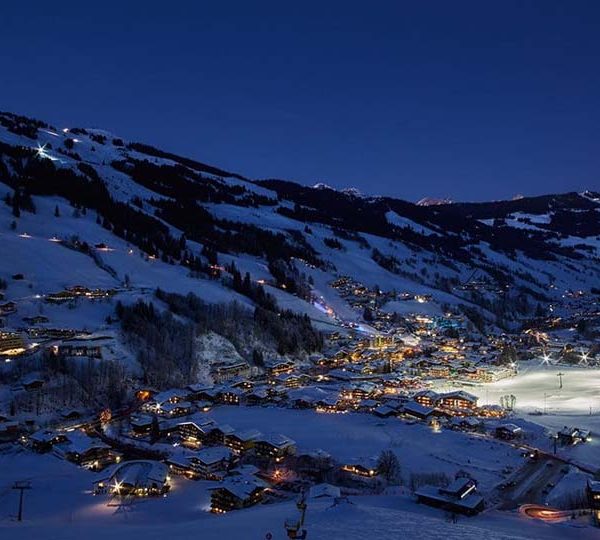 metres — that’s how big it is! Les Menuires at night. 400 meters vertical drop between top and bottom of village. ©Gilles Lansard