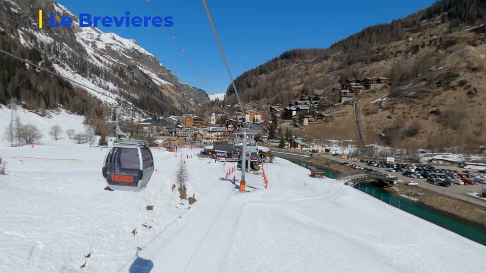 the gondola from the bottom of the resort at Les Brevieres